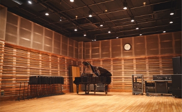 Aスタジオ内観グランドピアノ